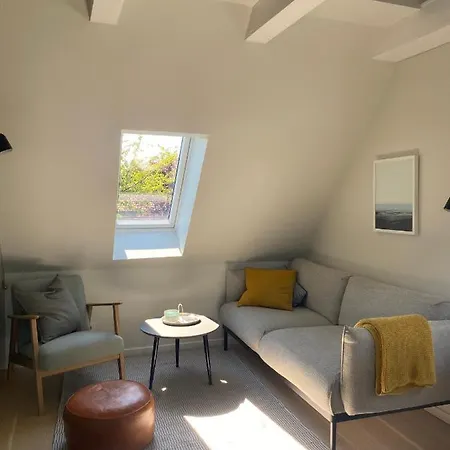 Henny * 威克奥夫弗尔